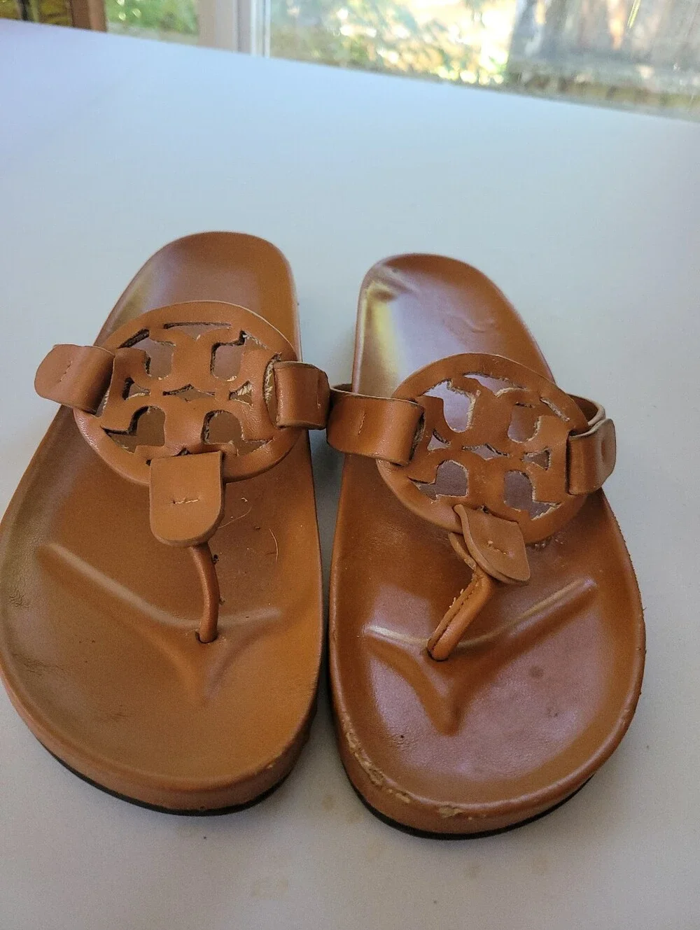 Tory Burch 8.5 Tan Leather Miller Cloud Cutout Logo Thong Sandals